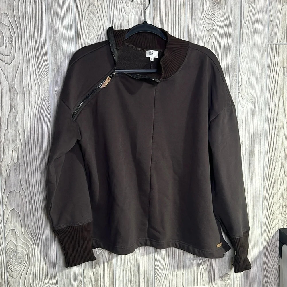 Women BKE Asymmetrical Quarter Zip Pullover brown size large